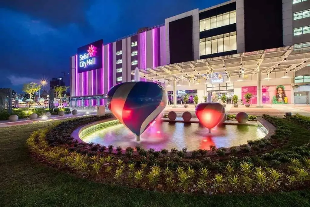 Sunsuria Forum - Amber Home Shah Alam 0*,  Malaysia
